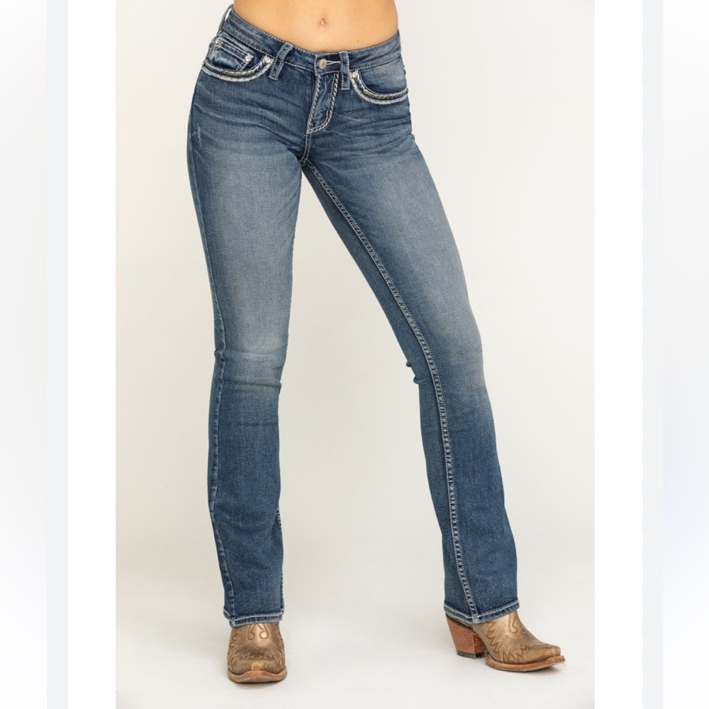 Women Shyanne Blue Boot Cut Jeans with Classic Stitching
